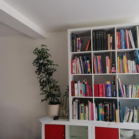 1 Chambre Pour 2 Personnes "Chez L'Habitant" Maison Possede Un Petit Chien Quincy-Voisins Bagian luar foto
