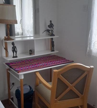 1 Chambre Pour 2 Personnes "Chez L'Habitant" Maison Possede Un Petit Chien Quincy-Voisins Bagian luar foto