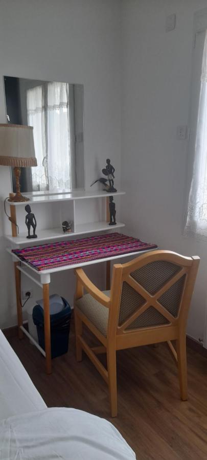 1 Chambre Pour 2 Personnes "Chez L'Habitant" Maison Possede Un Petit Chien Quincy-Voisins Bagian luar foto