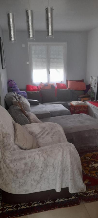 1 Chambre Pour 2 Personnes "Chez L'Habitant" Maison Possede Un Petit Chien Quincy-Voisins Bagian luar foto